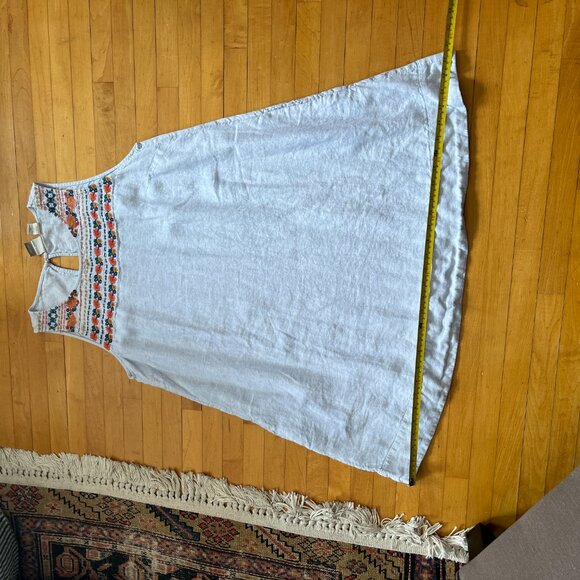 C&C California Dress with pockets %100 linen with embroidered neckline, size L - Picture 8 of 10